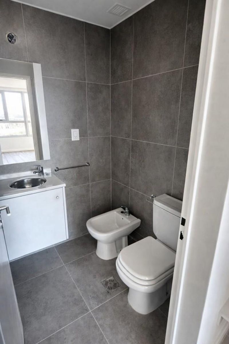 Venta Departamento 1 dormitorio- Torre Ischia sobre Bv Pellegrini - 5