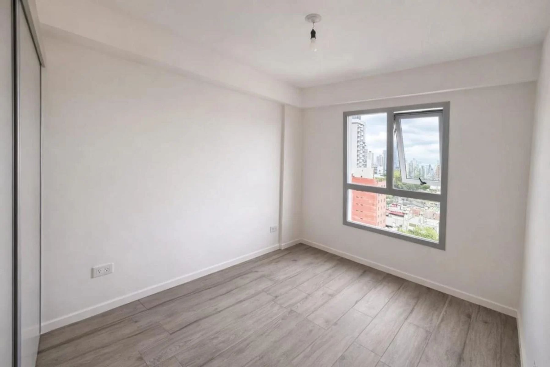 Venta Departamento 1 dormitorio- Torre Ischia sobre Bv Pellegrini - 7