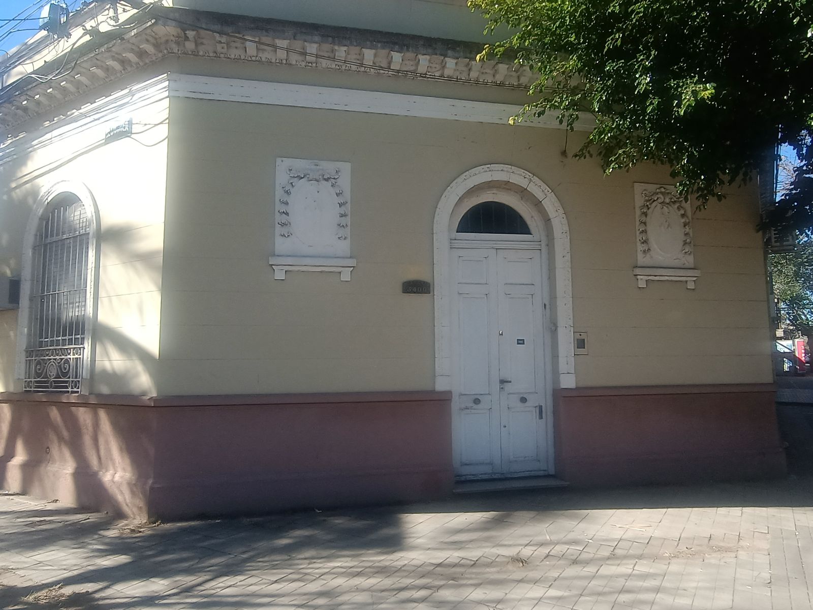 CASA EN VENTA BARRIO CANDIOTI A 100m DE BV. GALVEZ - 3