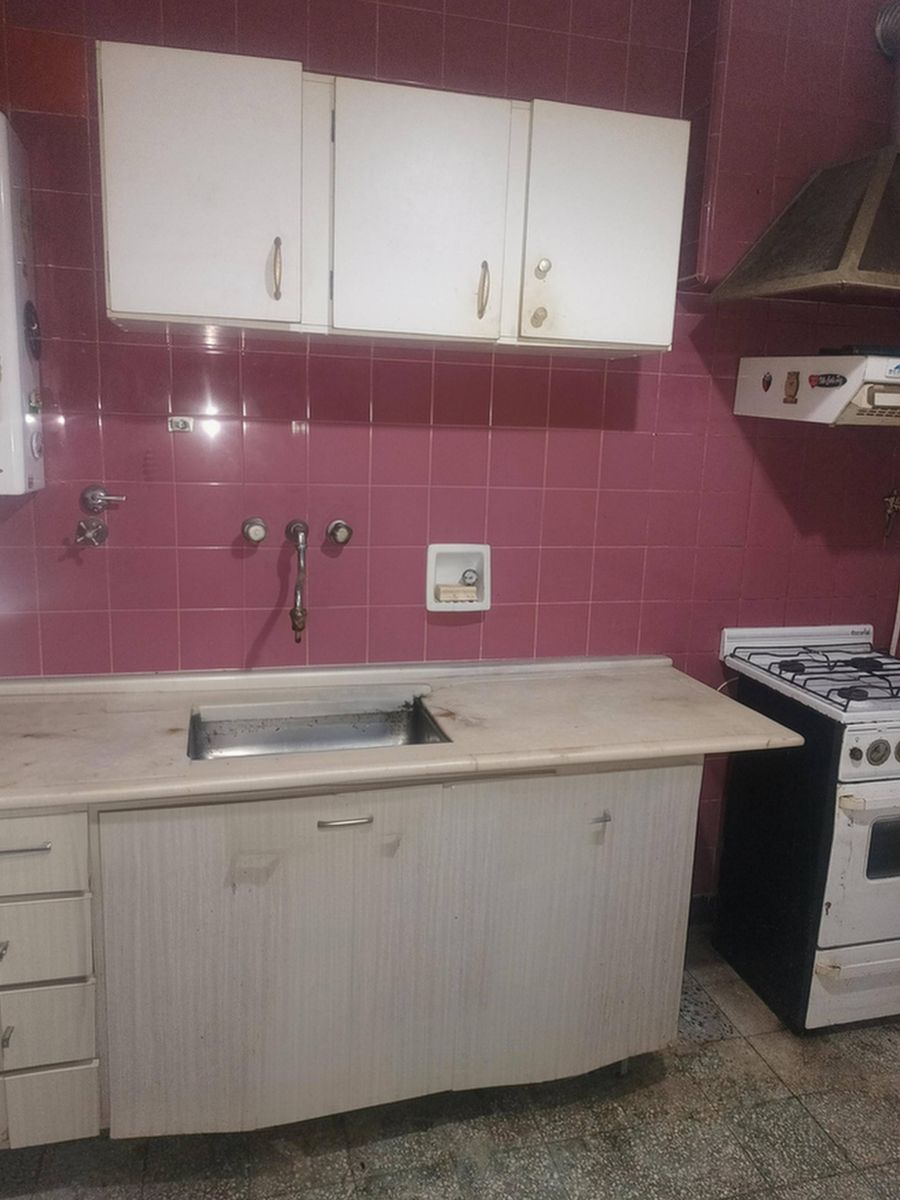 CASA EN VENTA BARRIO CANDIOTI A 100m DE BV. GALVEZ - 18