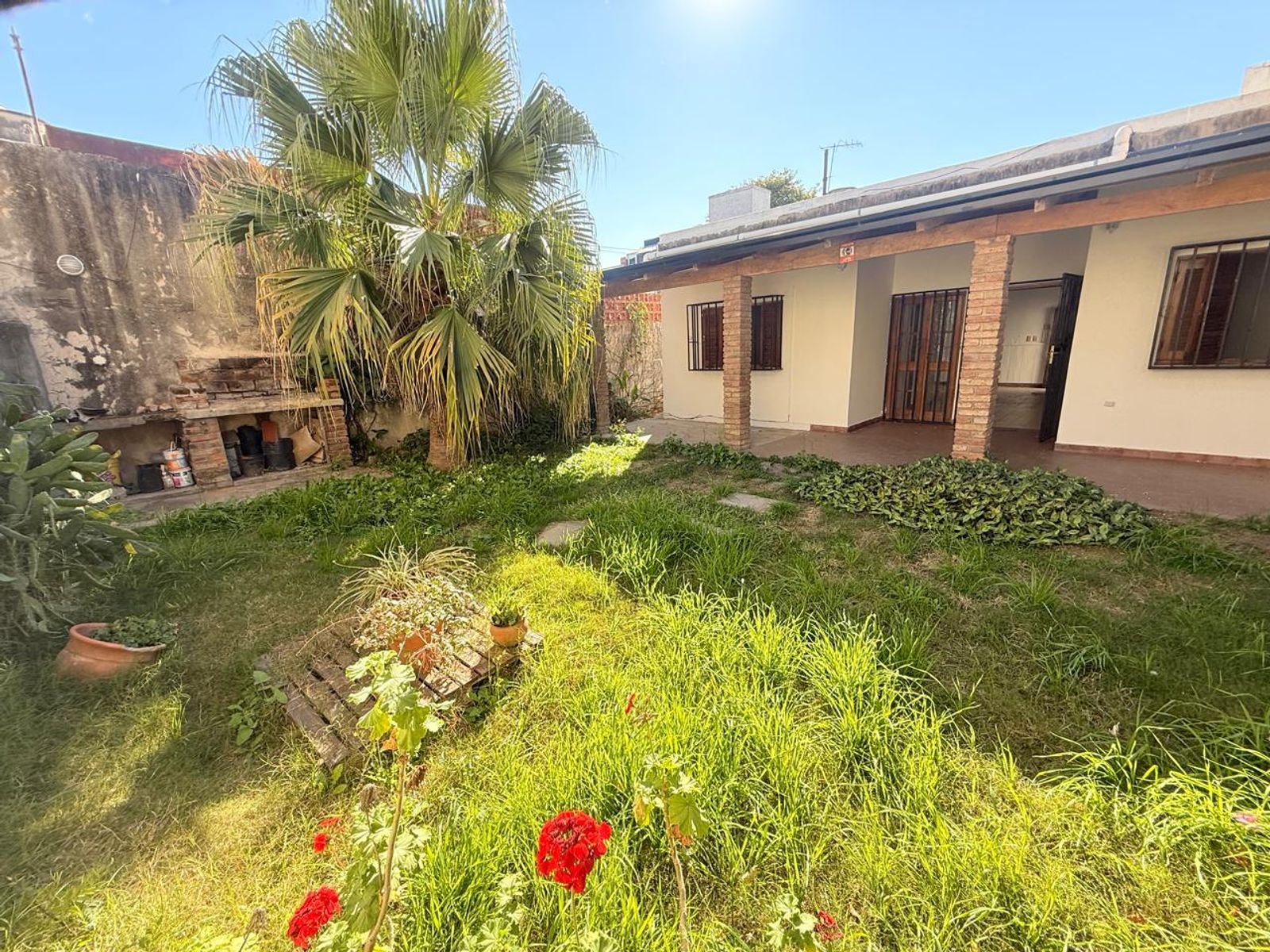 EN VENTA INTERNO CON COCHERA EN ZONA SUR - 1
