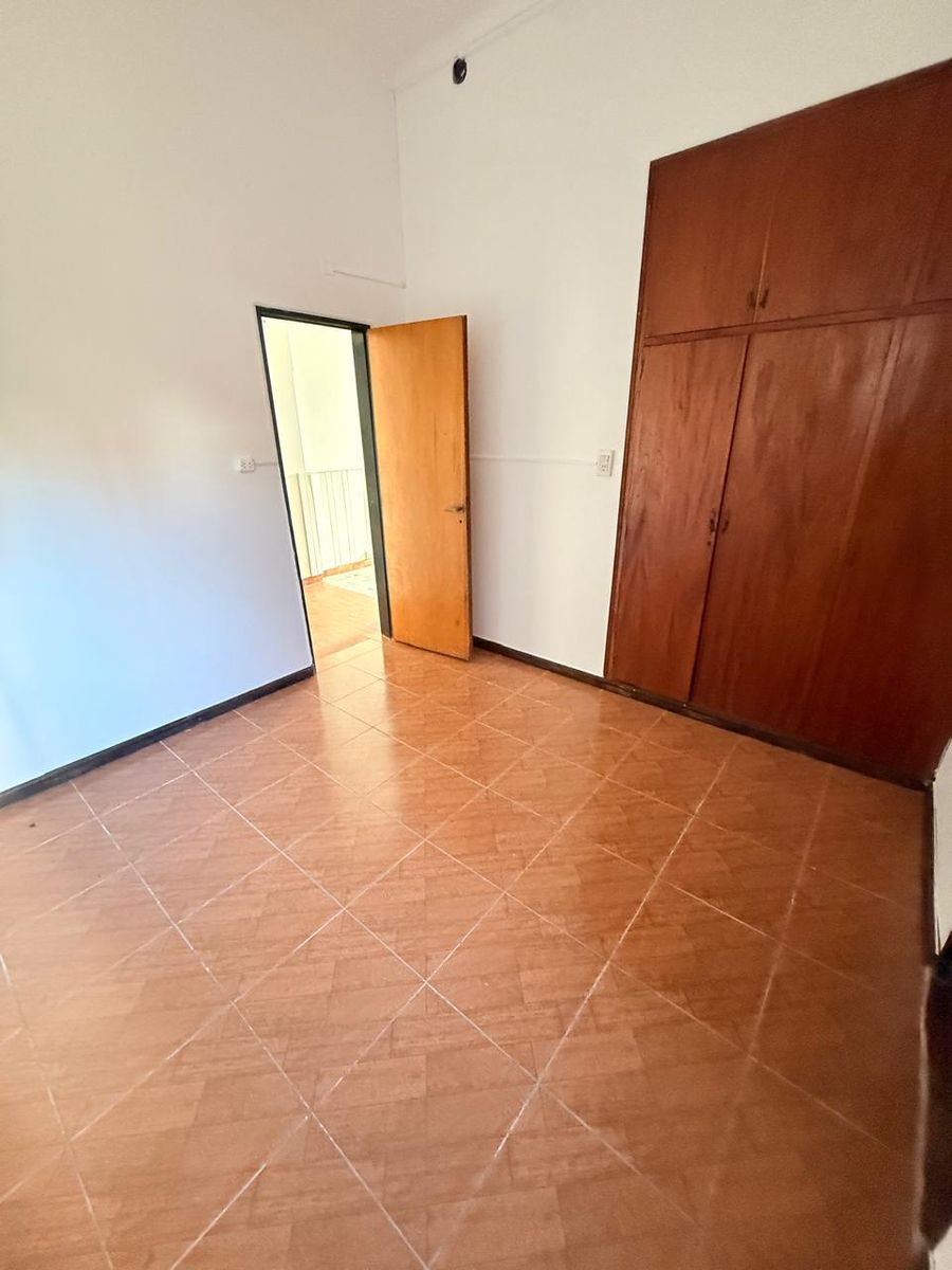 EN VENTA INTERNO CON COCHERA EN ZONA SUR - 8
