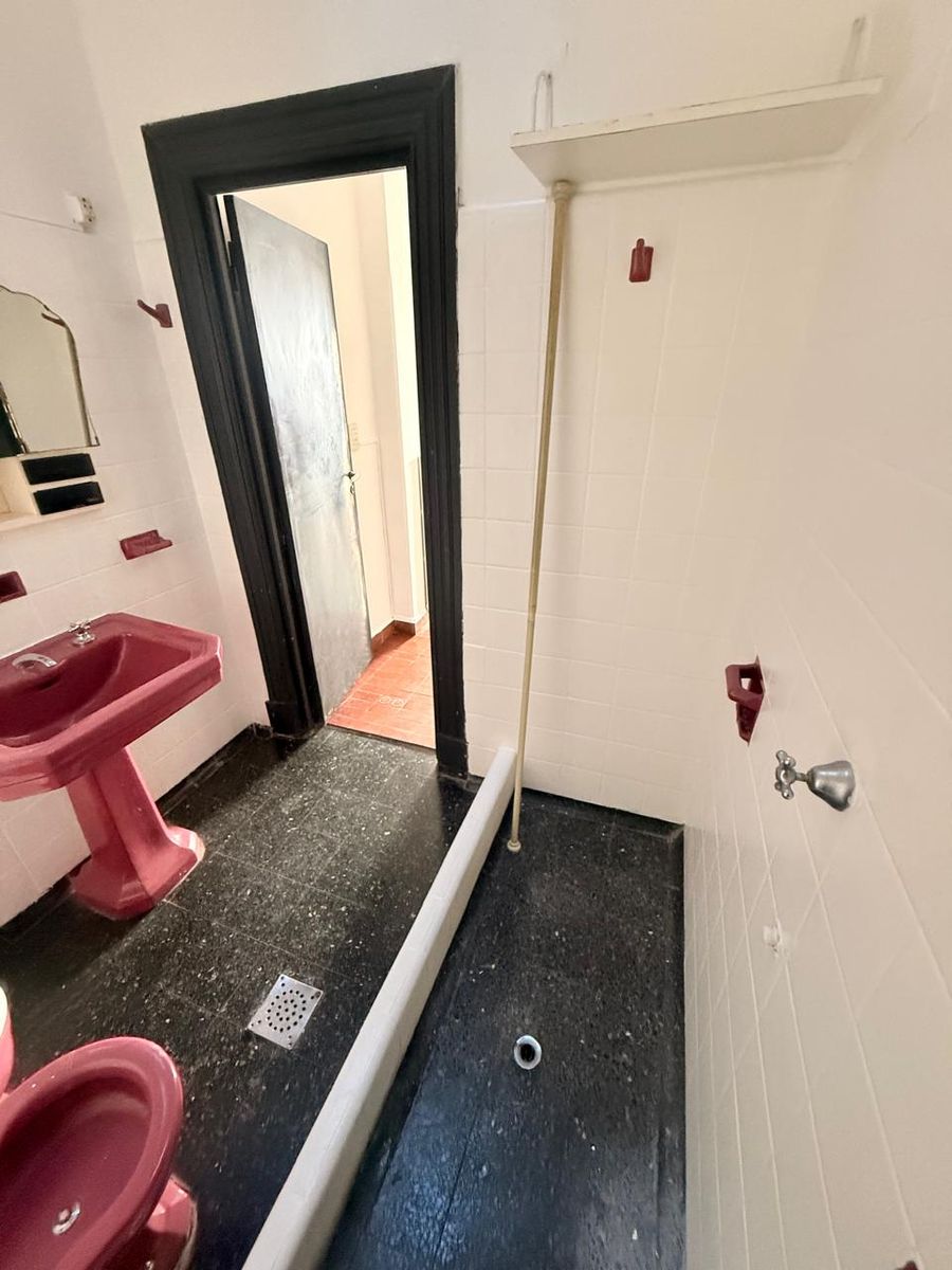 EN VENTA INTERNO CON COCHERA EN ZONA SUR - 16