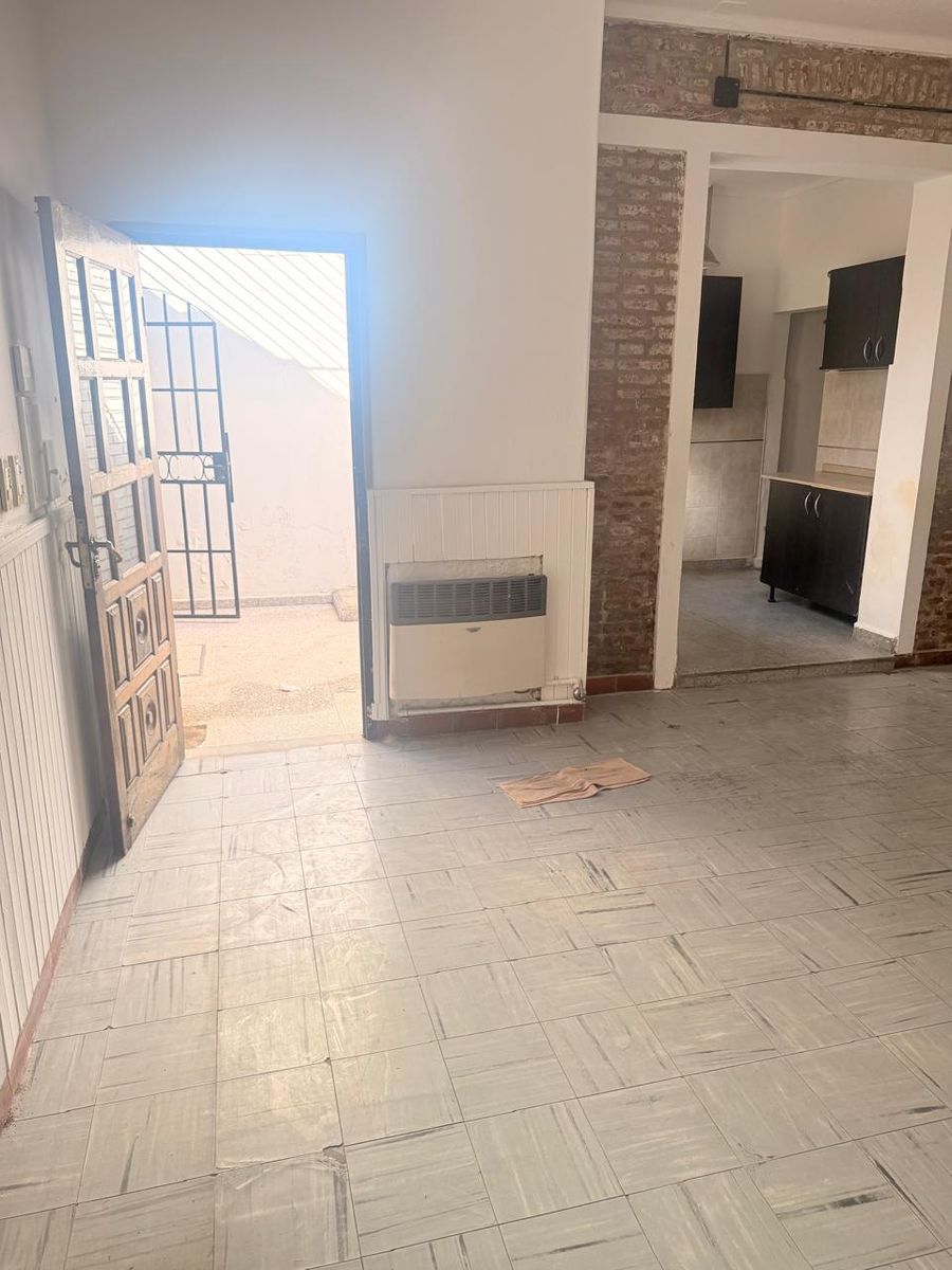 EN VENTA INTERNO CON COCHERA EN ZONA SUR - 30
