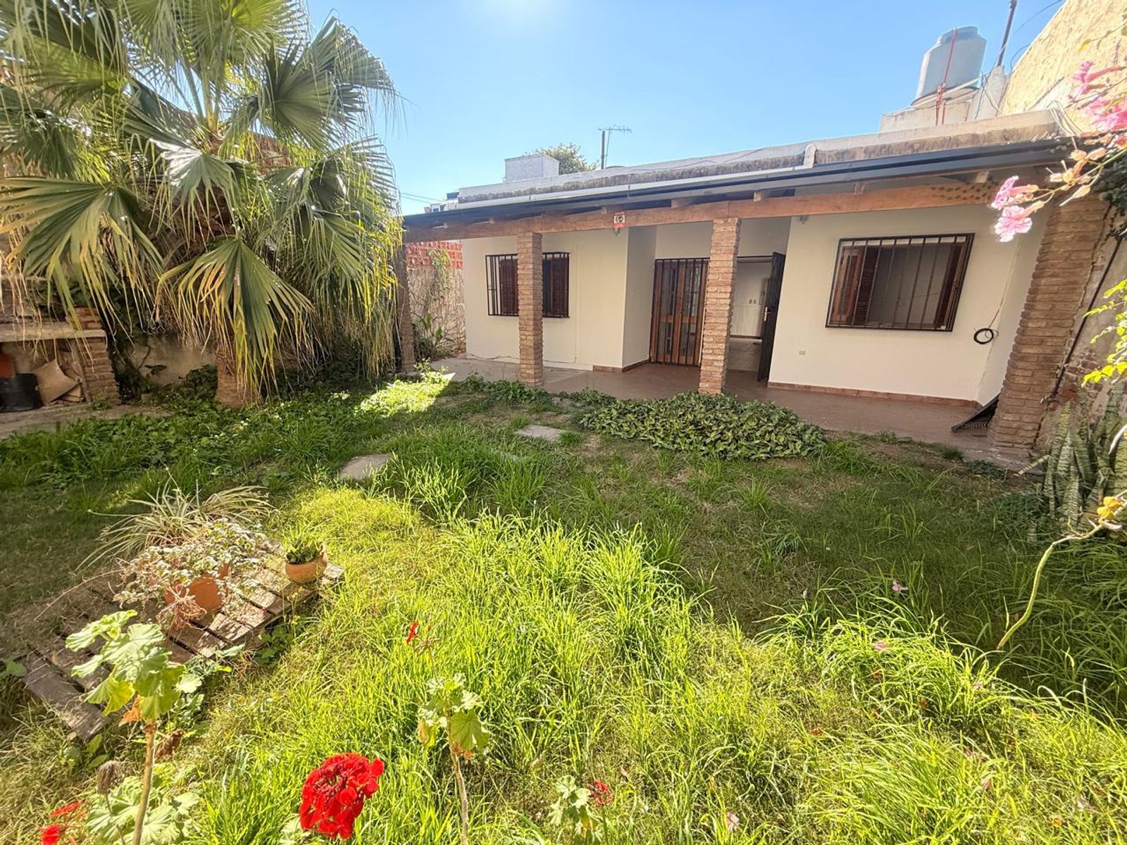 EN VENTA INTERNO CON COCHERA EN ZONA SUR - 36