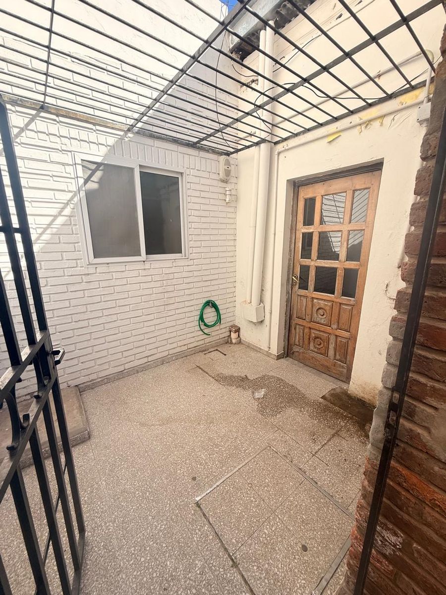 EN VENTA INTERNO CON COCHERA EN ZONA SUR - 38