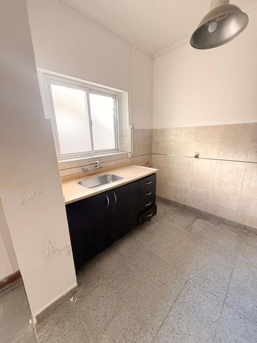 EN VENTA INTERNO CON COCHERA EN ZONA SUR - 41