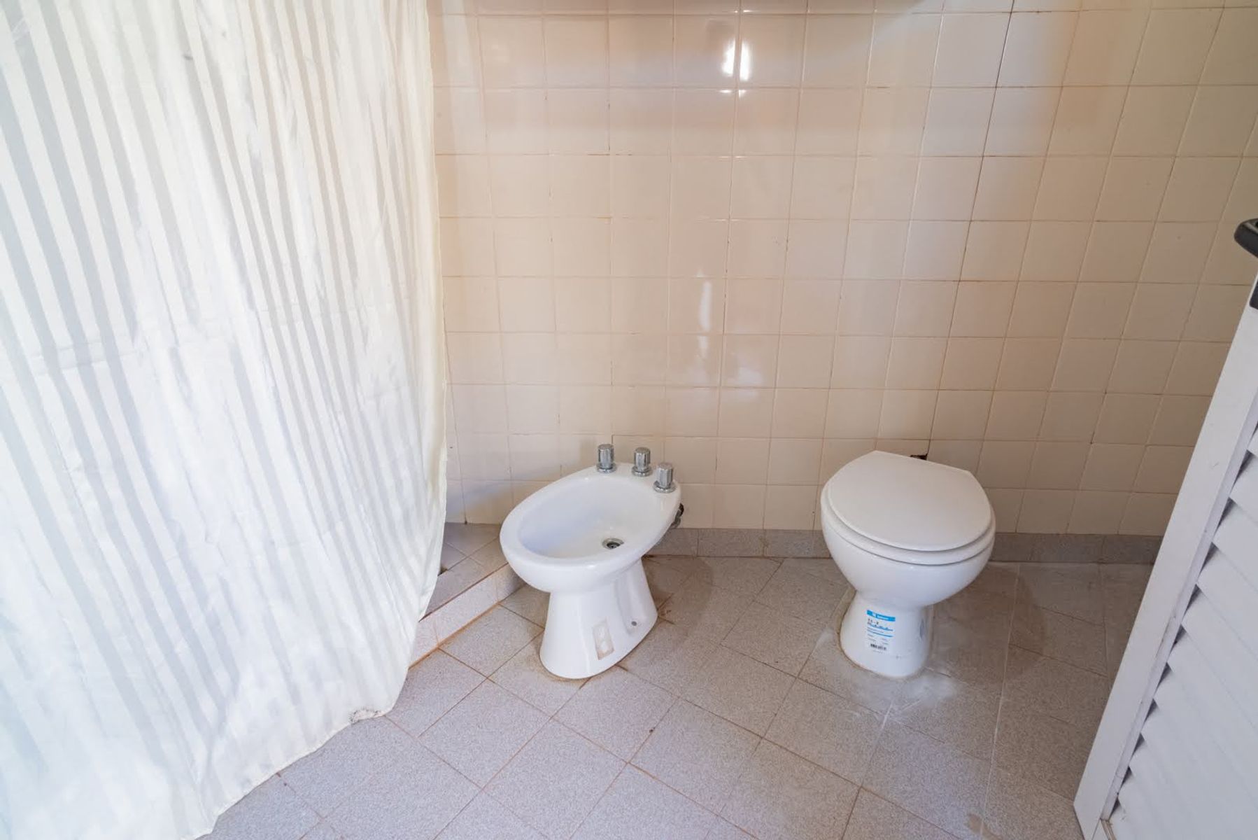 Casa en Venta en Sauce Viejo de tres dormitorios - 60