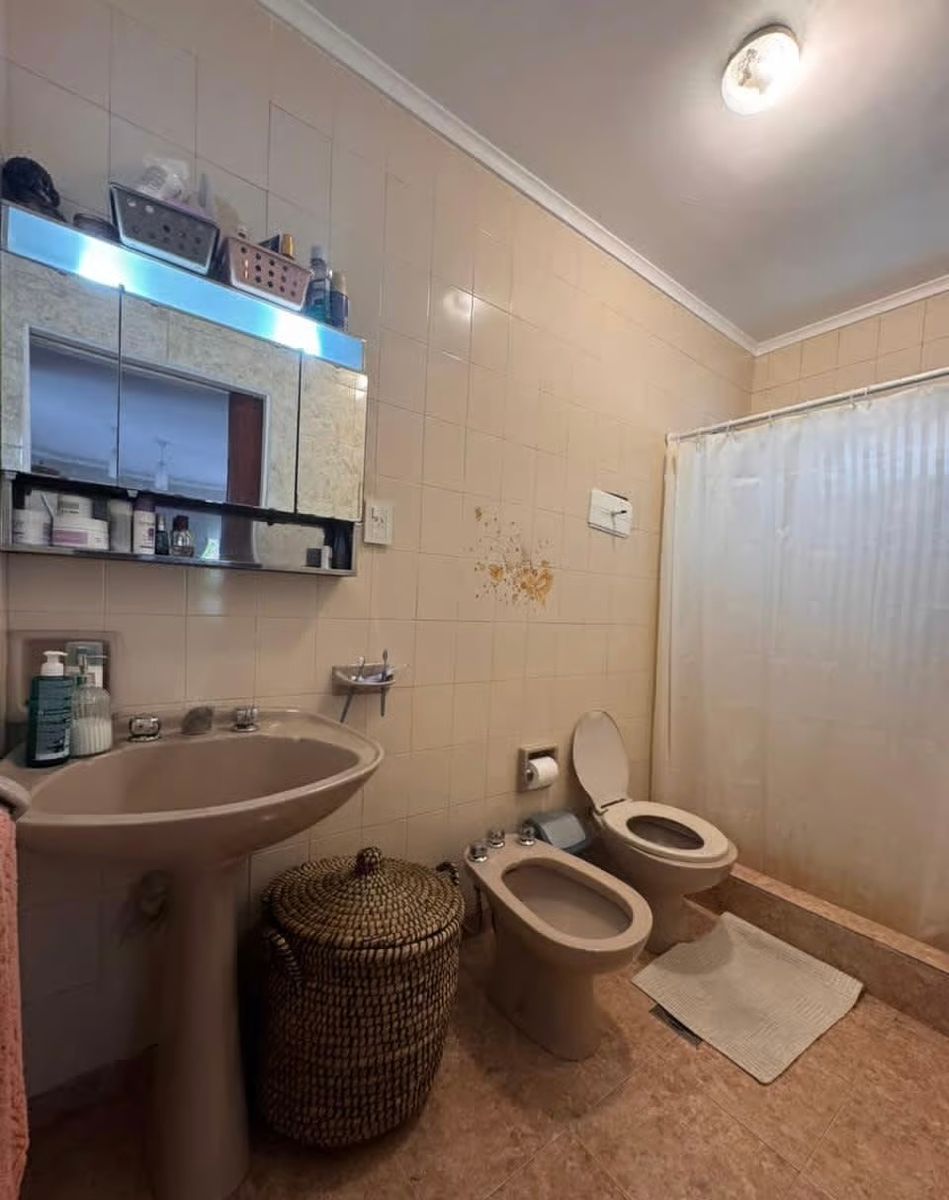 Departamento con local comercial en venta - 8