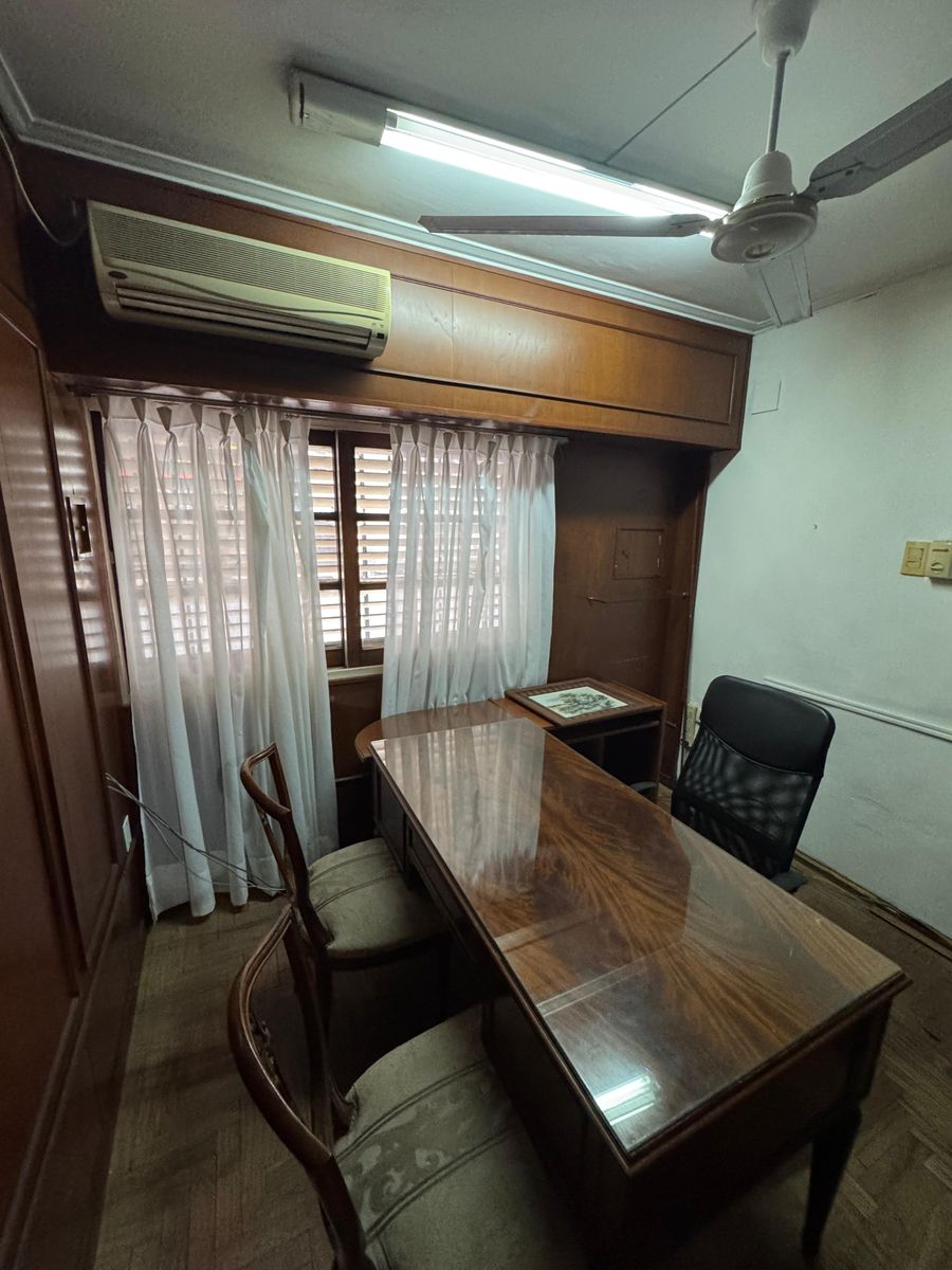Venta con casa estudio profesional y departamento - 4