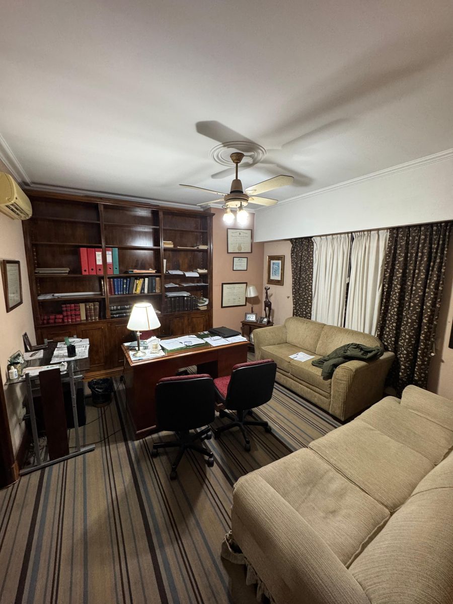 Venta con casa estudio profesional y departamento - 6