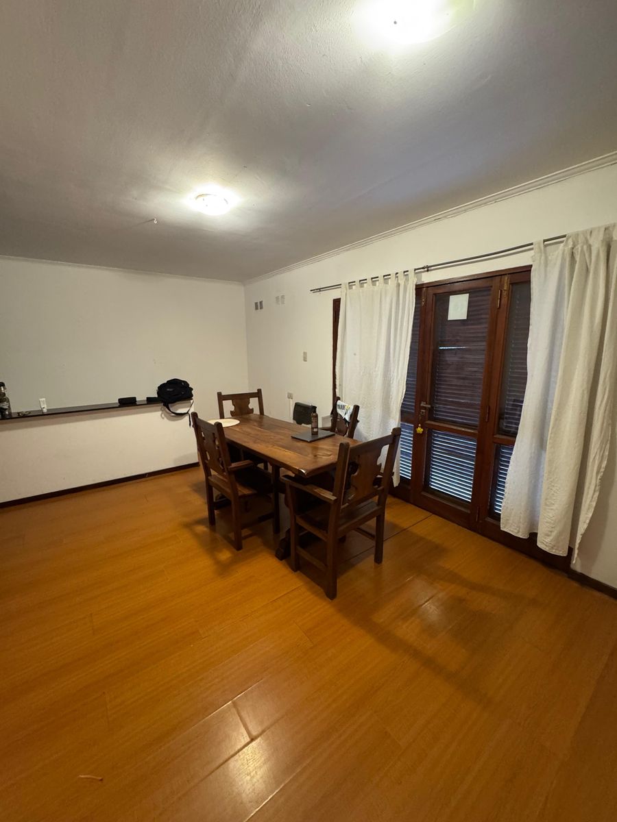 Venta con casa estudio profesional y departamento - 10