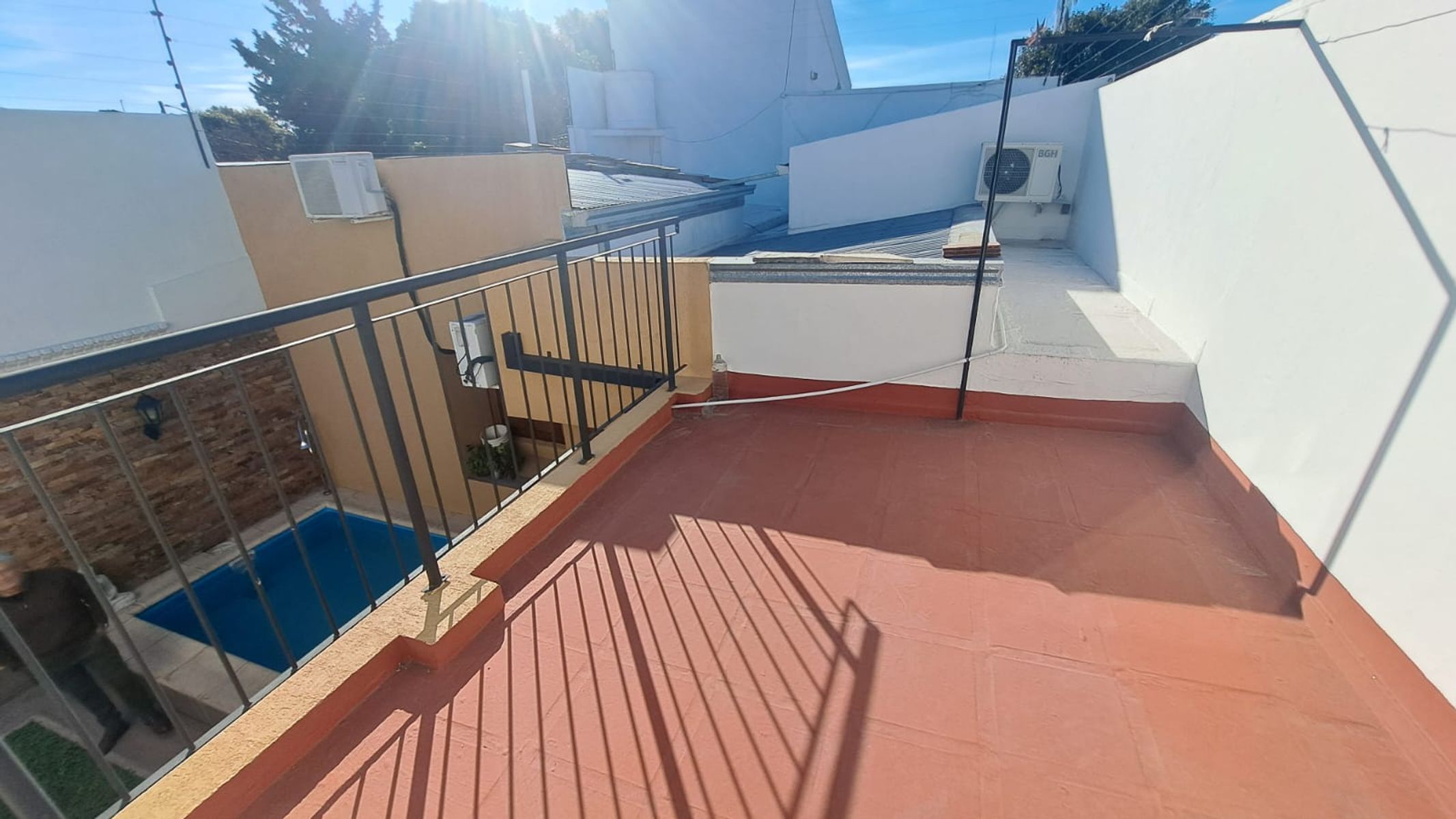 CASA DE 2 DORMITORIOS CON PILETA - 16