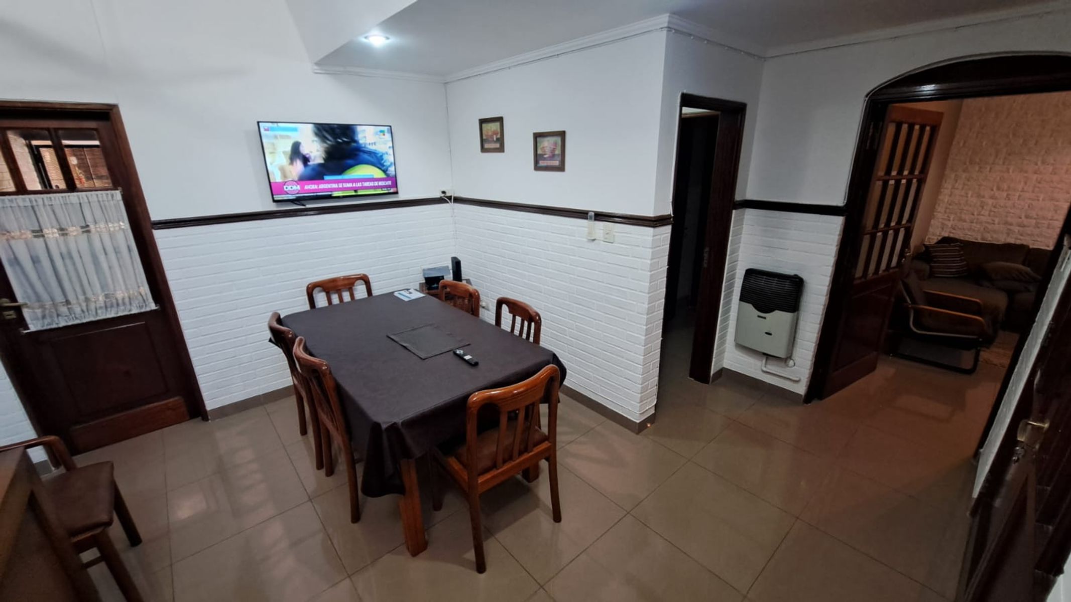 CASA DE 2 DORMITORIOS CON PILETA - 18