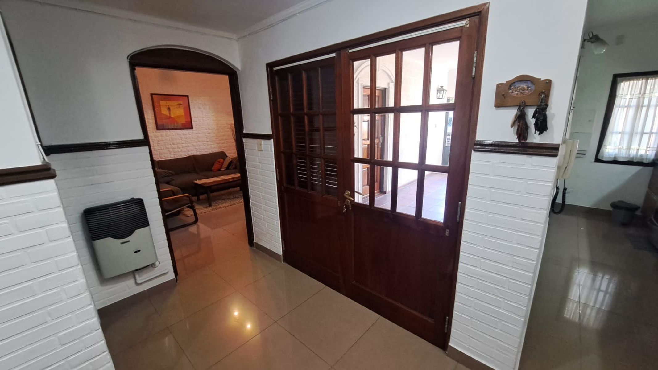 CASA DE 2 DORMITORIOS CON PILETA - 20