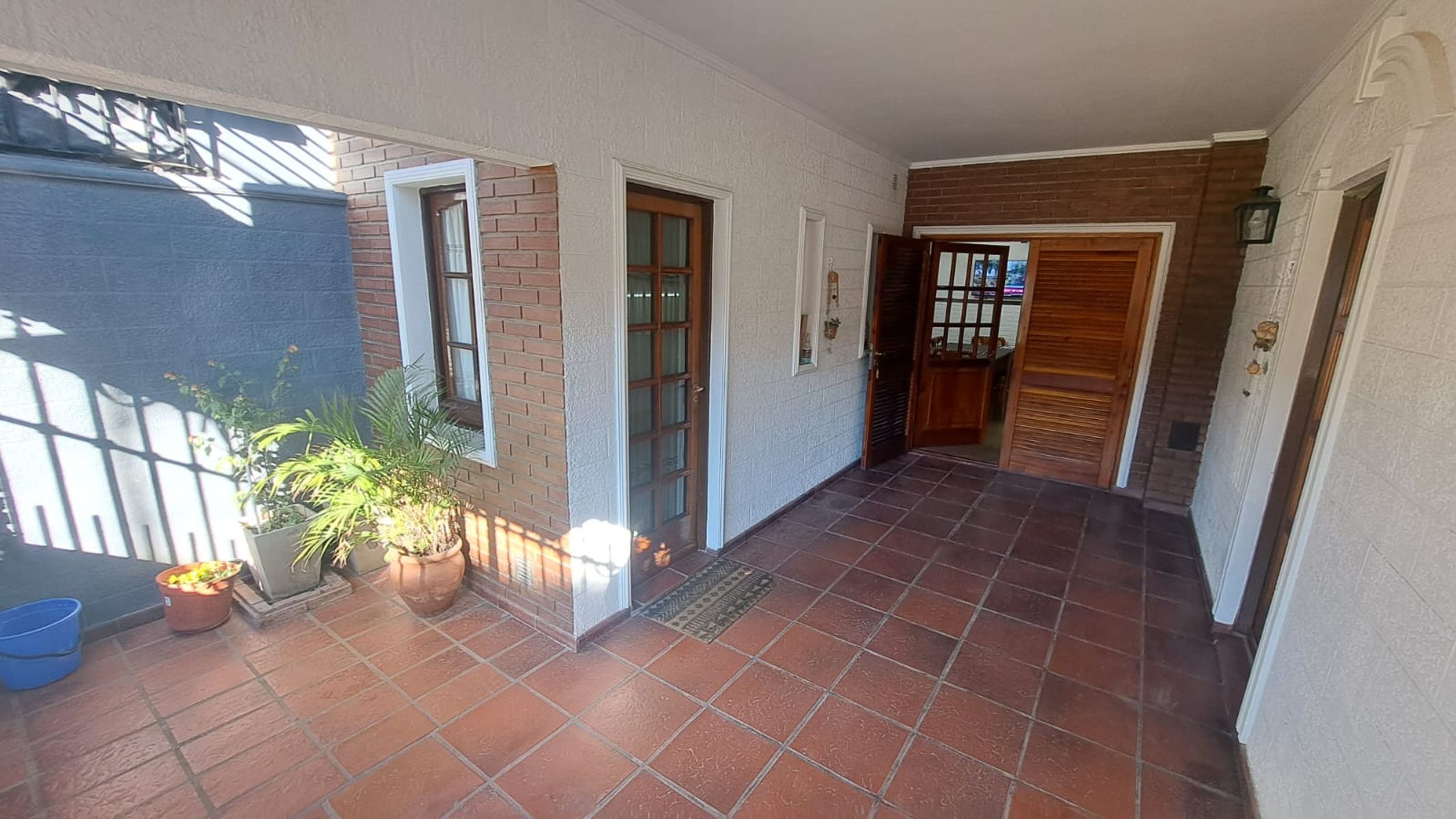 CASA DE 2 DORMITORIOS CON PILETA - 22