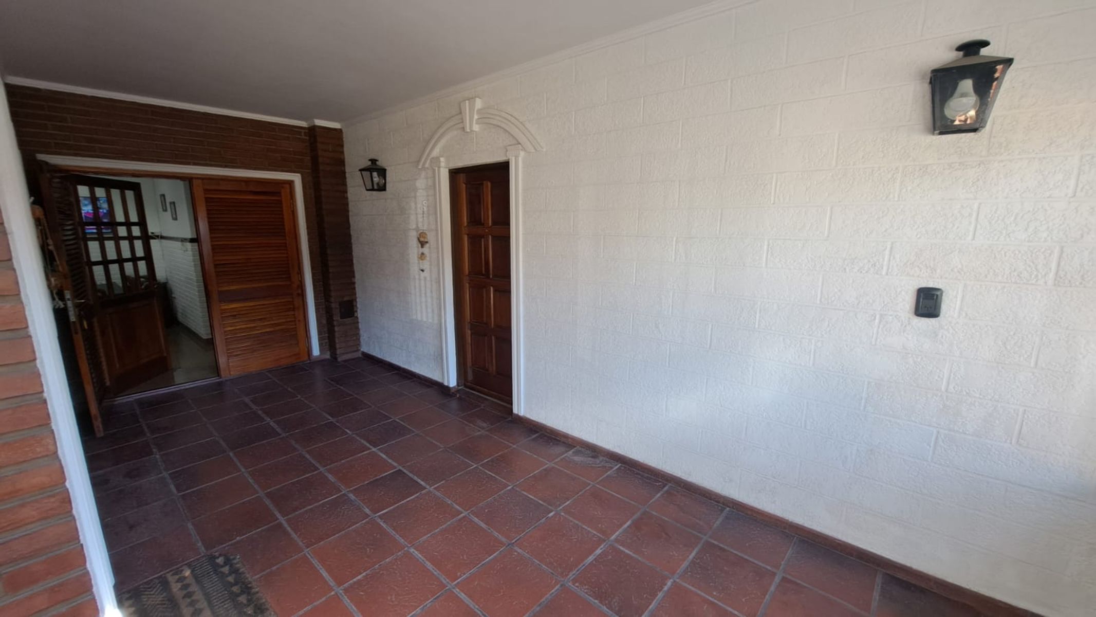 CASA DE 2 DORMITORIOS CON PILETA - 23
