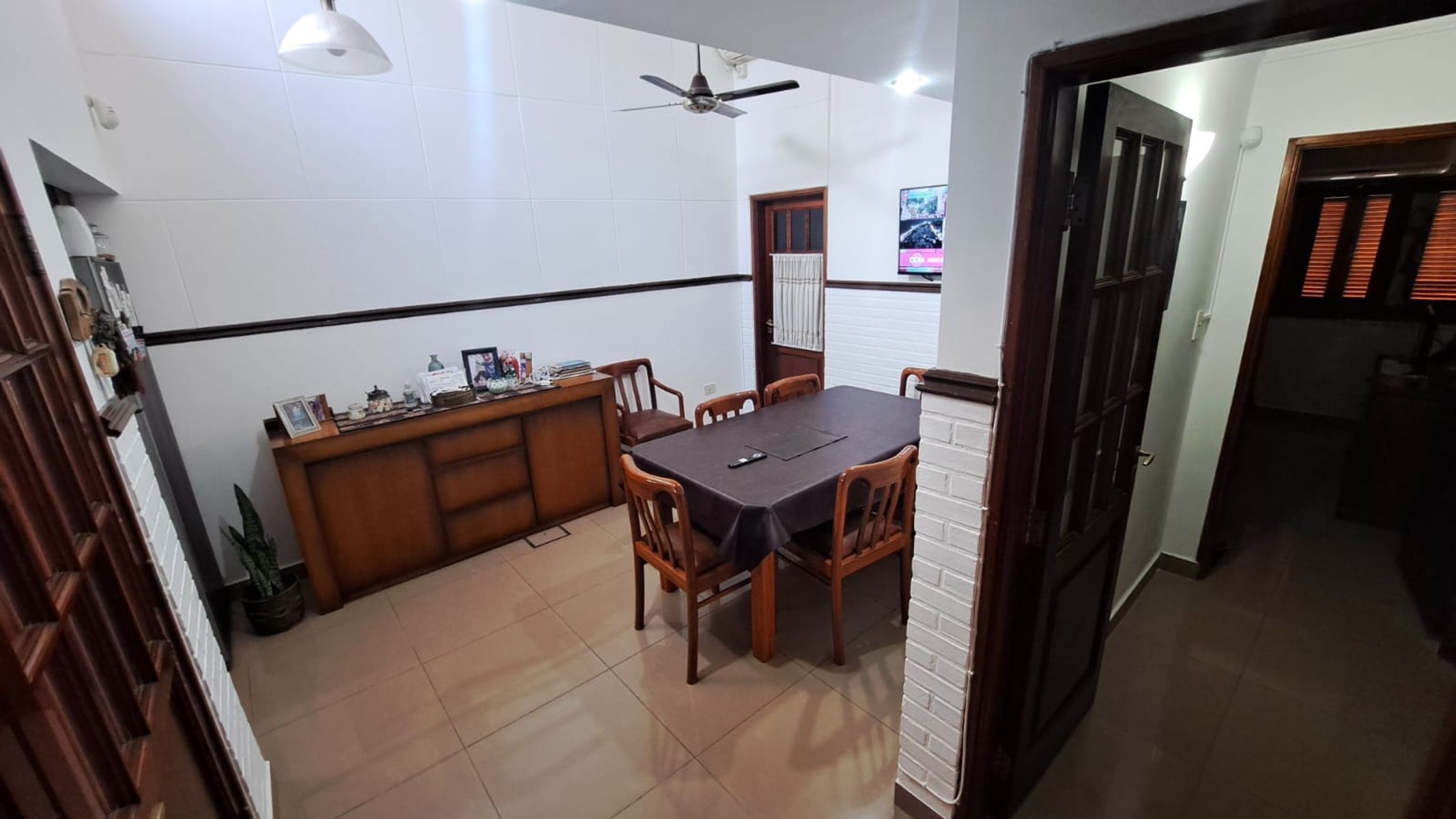 CASA DE 2 DORMITORIOS CON PILETA - 24