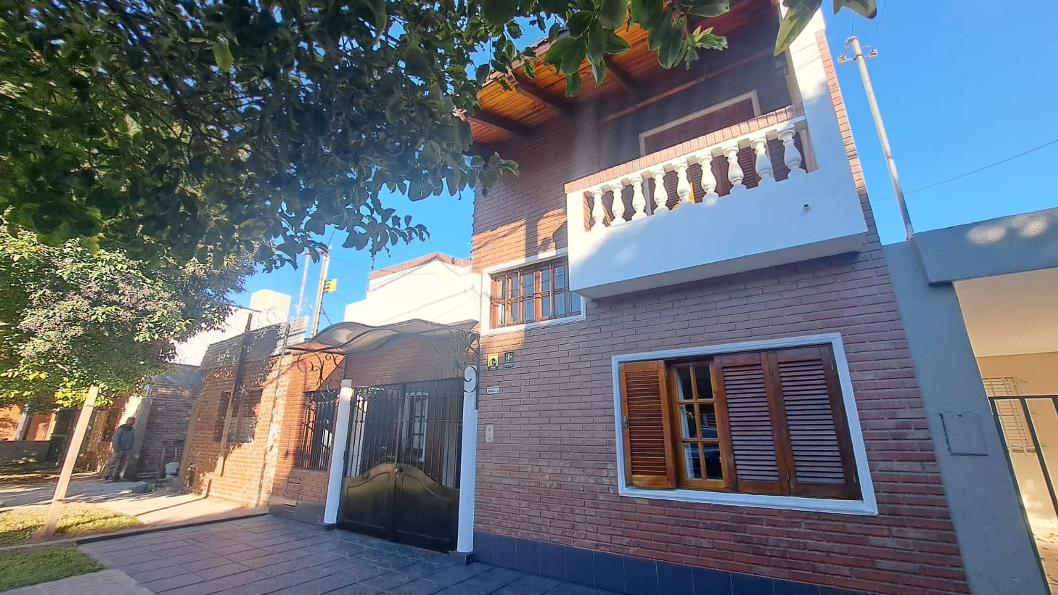 CASA DE 2 DORMITORIOS CON PILETA - 25