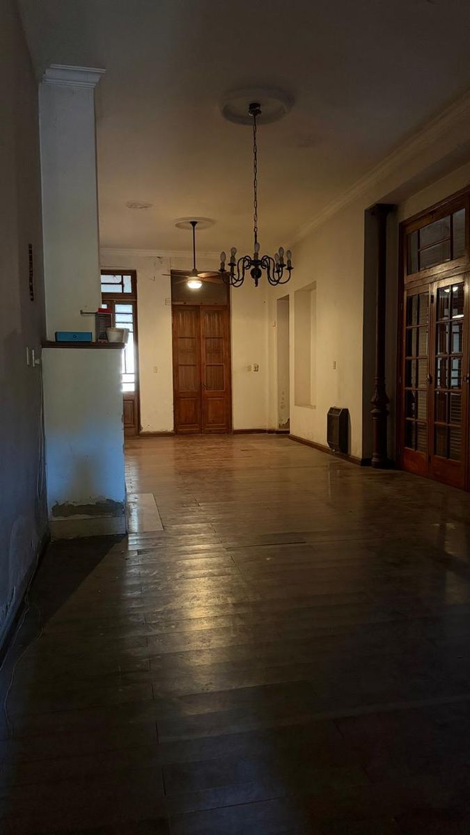 Casa en venta sobre Suipacha al 2900 - 2