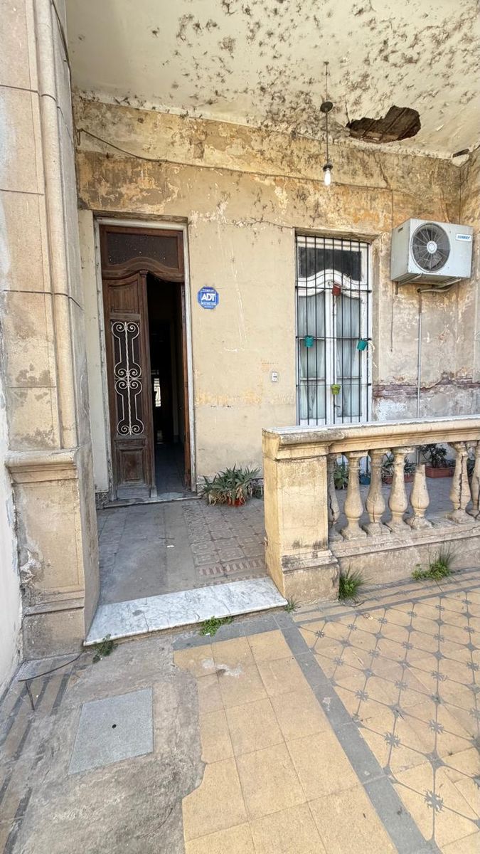 Casa en venta sobre Suipacha al 2900 - 4