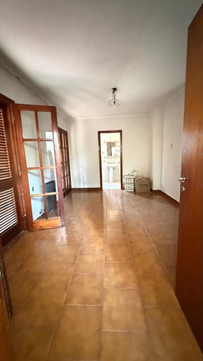 Casa en venta sobre Suipacha al 2900 - 11