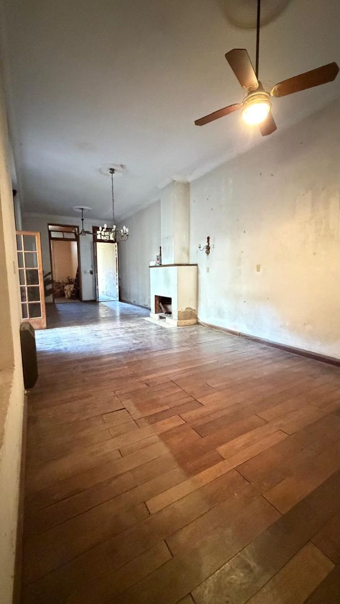 Casa en venta sobre Suipacha al 2900 - 18