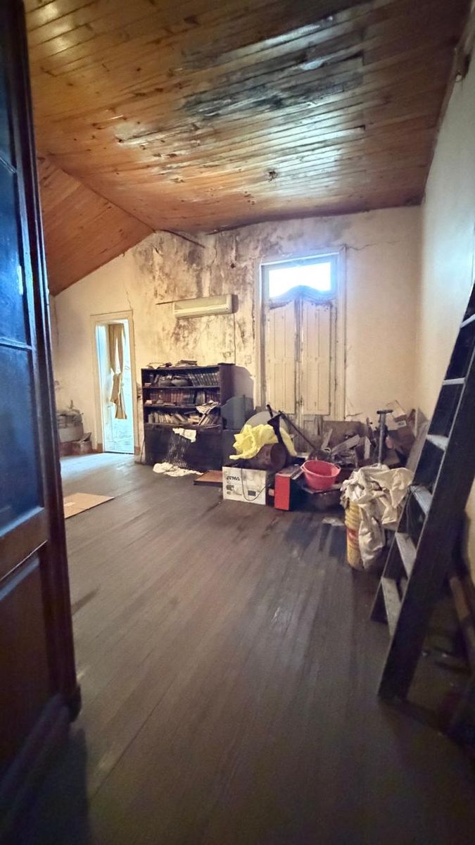 Casa en venta sobre Suipacha al 2900 - 22