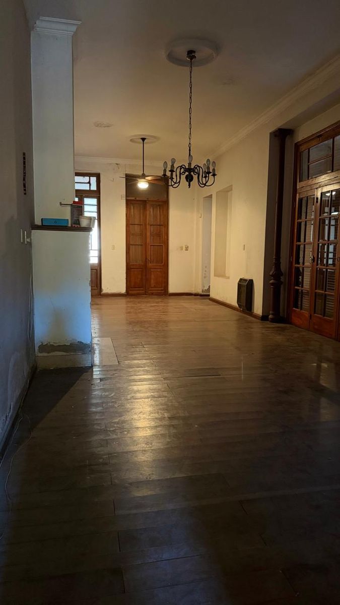 Casa en venta sobre Suipacha al 2900 - 26