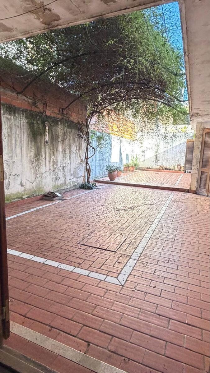 Casa en venta sobre Suipacha al 2900 - 28