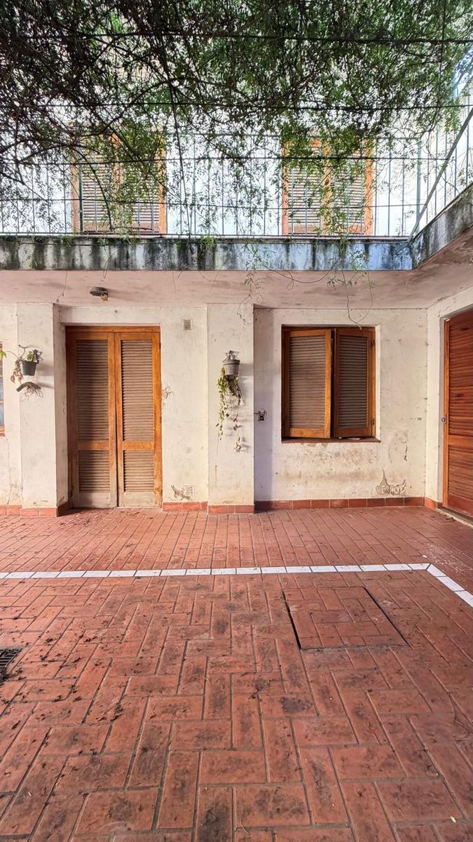Casa en venta sobre Suipacha al 2900 - 31
