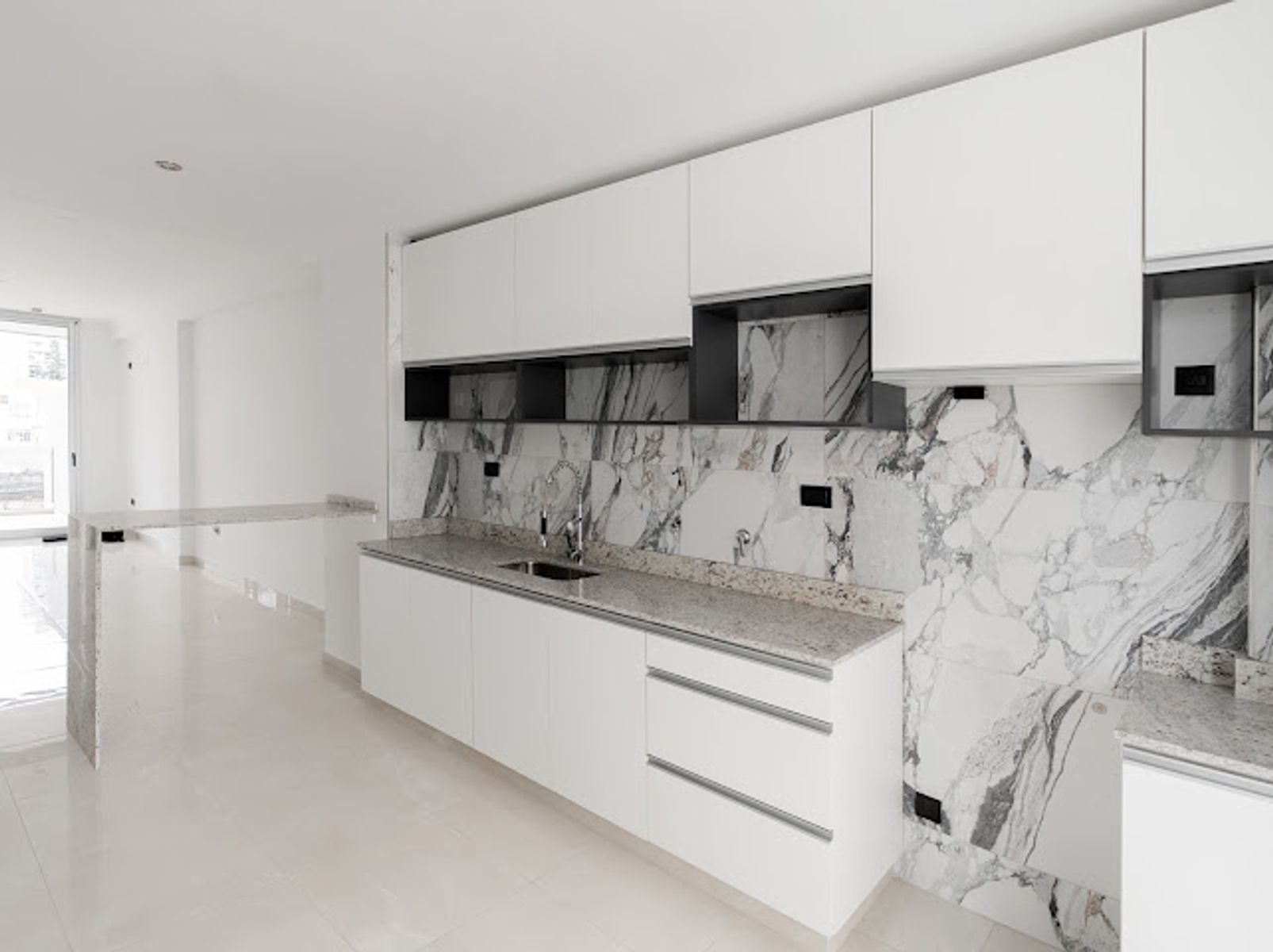 VENTA DE PISO EXCLUSIVO EN BARRIO CONSTITUYENTES - 18