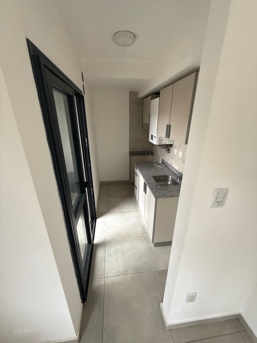 DEPARTAMENTO DE 1 DORMITORIO EN VENTA SOBRE BV GÁLVEZ - 2