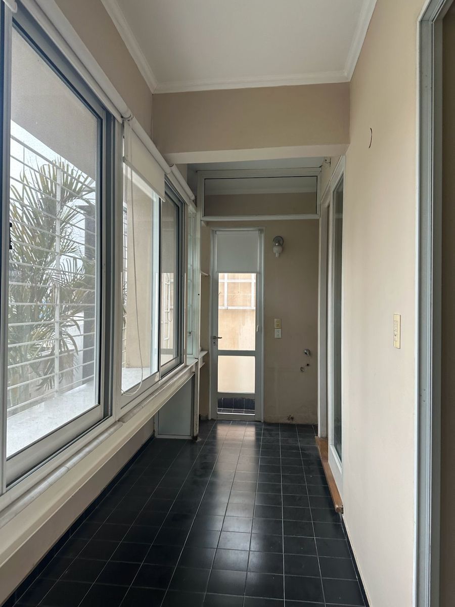 Venta casa con cochera - Barrio Sur - 12