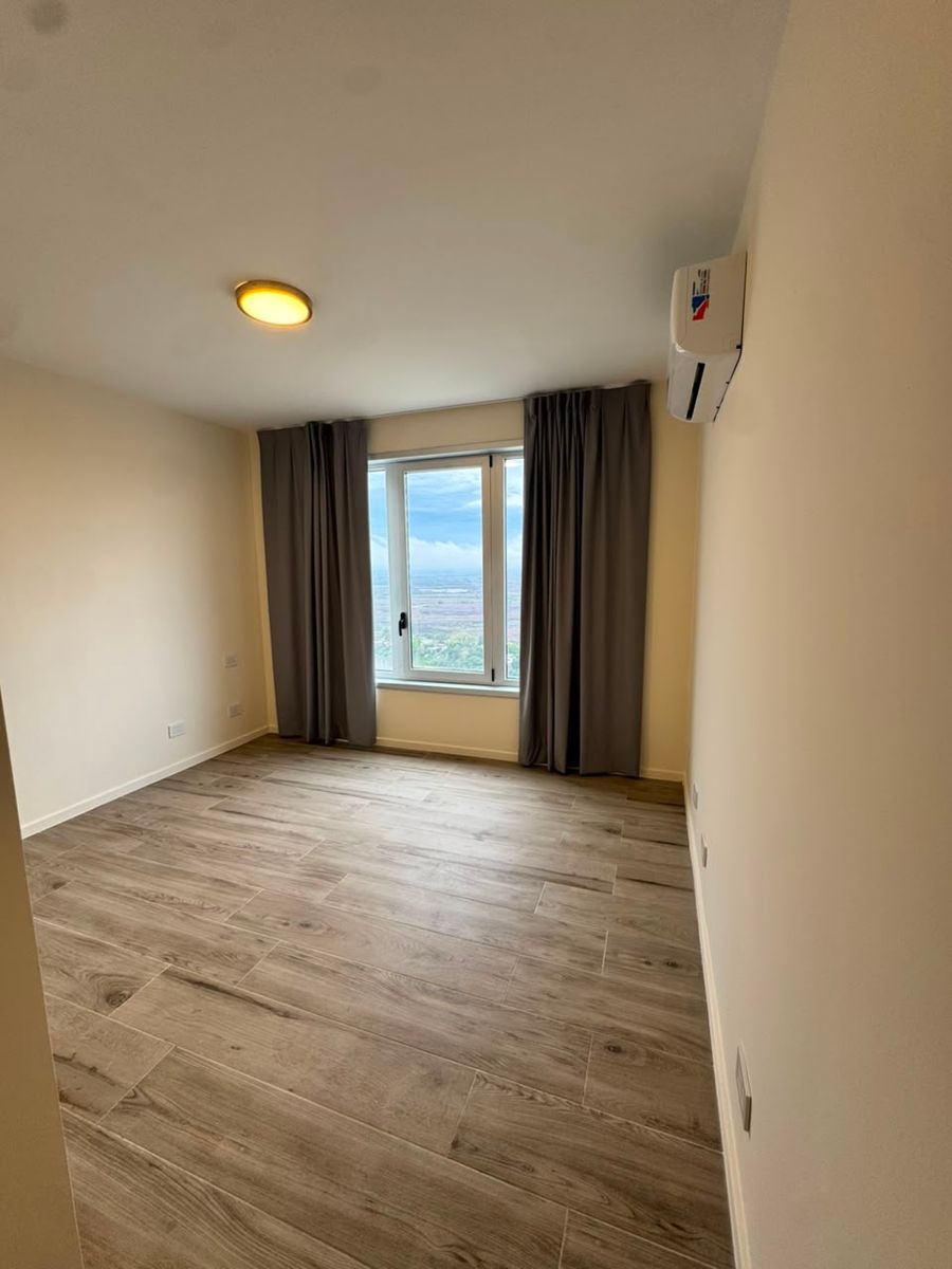 Se ALQUILA excepcional semipiso de categoría en Amarras Center - Torre IV, 2 dormitorios + cochera. - 13