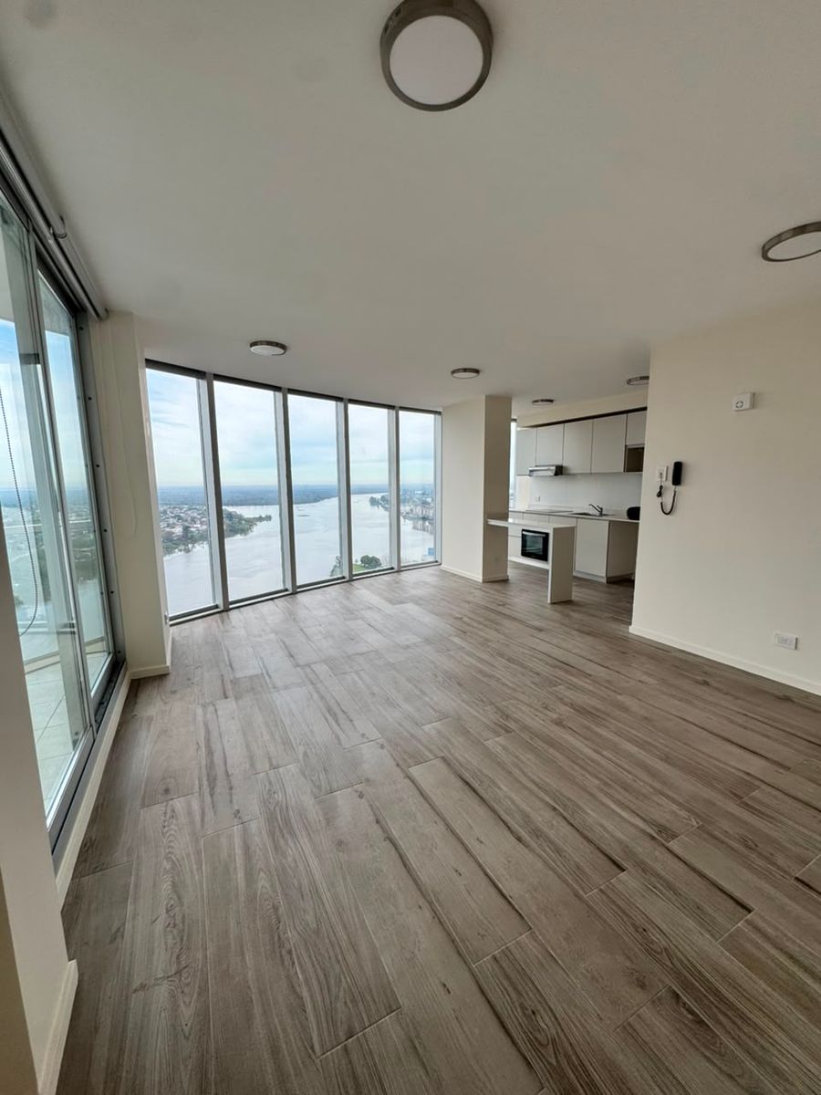 Se ALQUILA excepcional semipiso de categoría en Amarras Center - Torre IV, 2 dormitorios + cochera. - 19