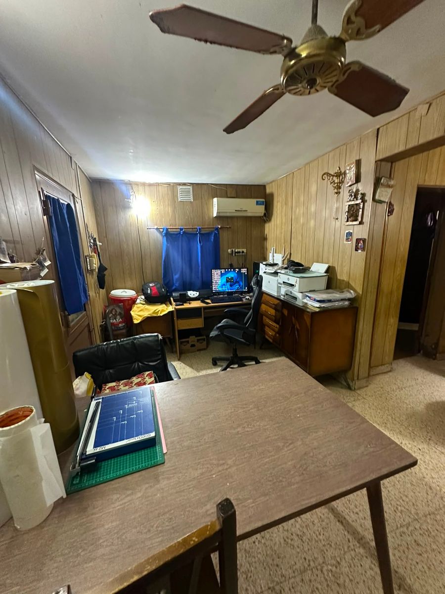 Venta Casa de 3 dormitorios con local comercial y cochera - 1