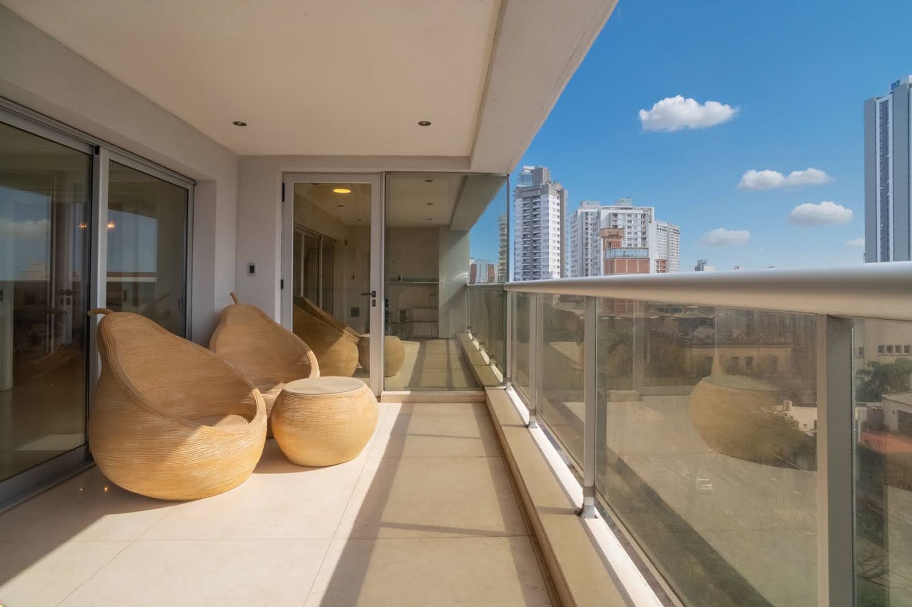 Piso exclusivo sobre Bv. Gálvez - 23
