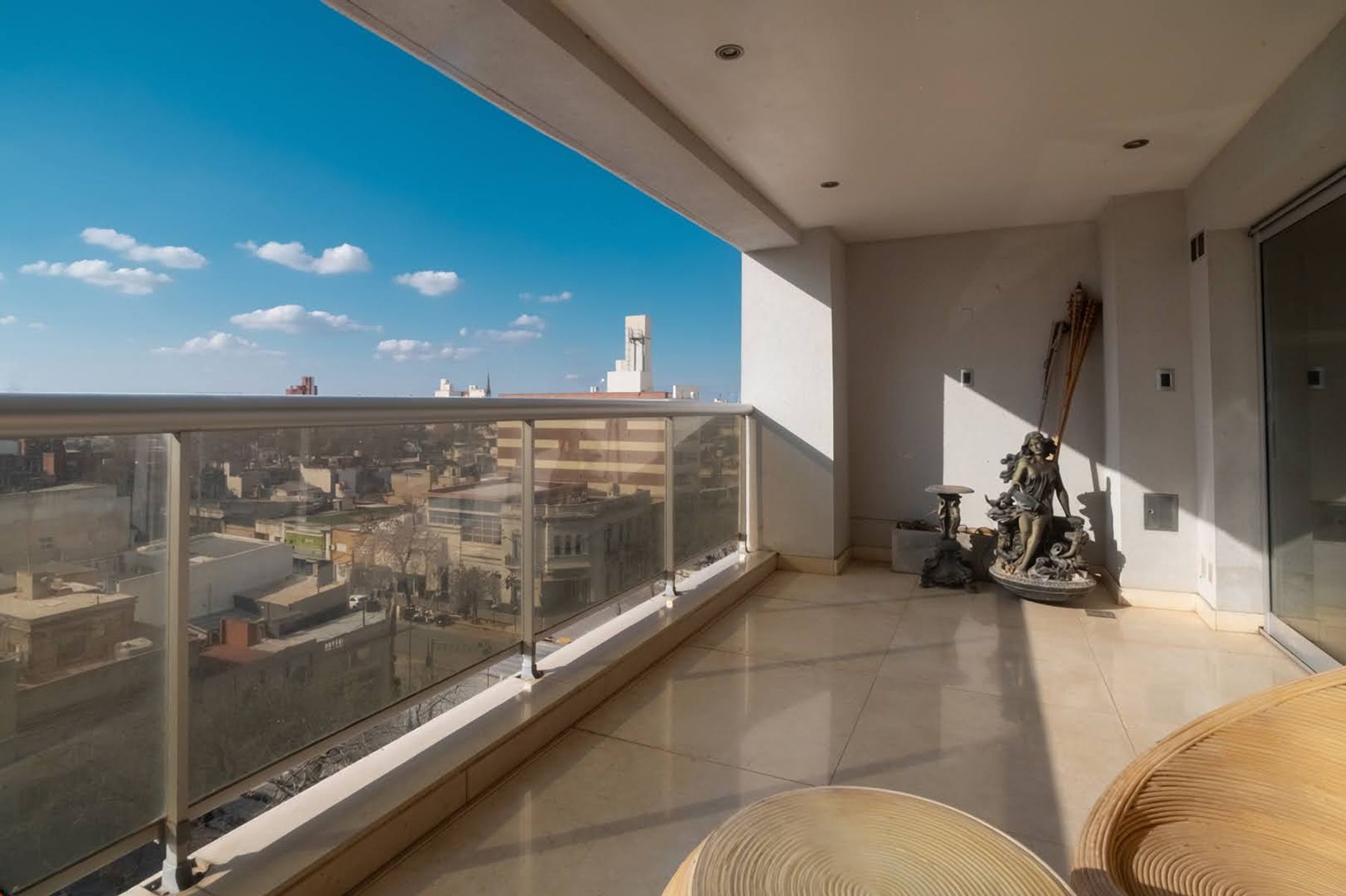 Piso exclusivo sobre Bv. Gálvez - 24