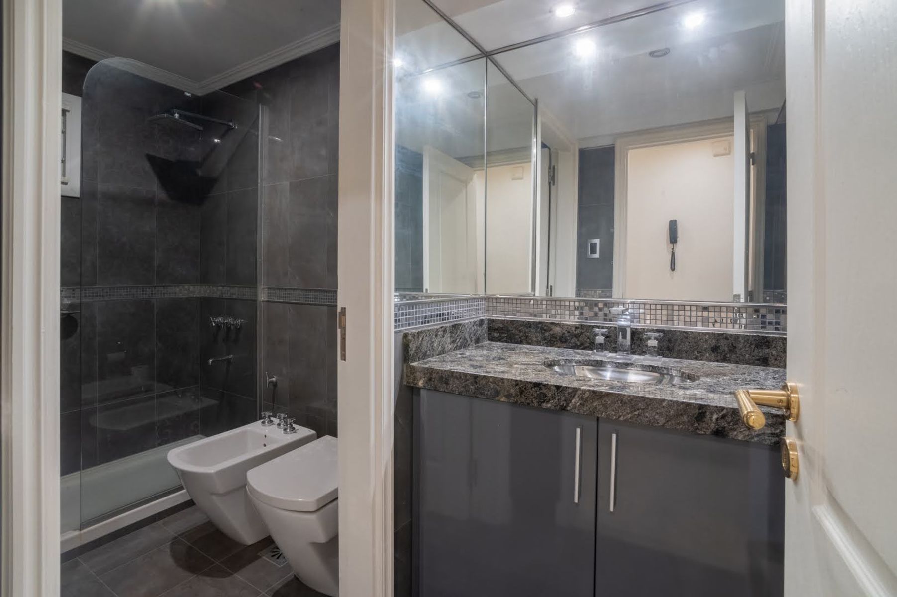 Piso exclusivo sobre Bv. Gálvez - 30