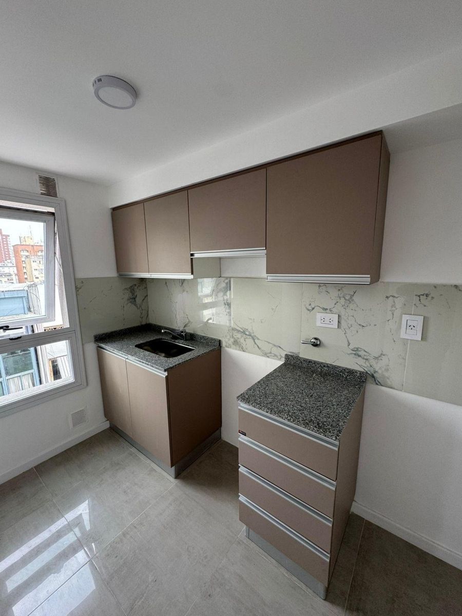 DEPARTAMENTO DE UN DORMITORIO EN ZONA CENTRO A 100M DE LA PEATONAL — foto 2