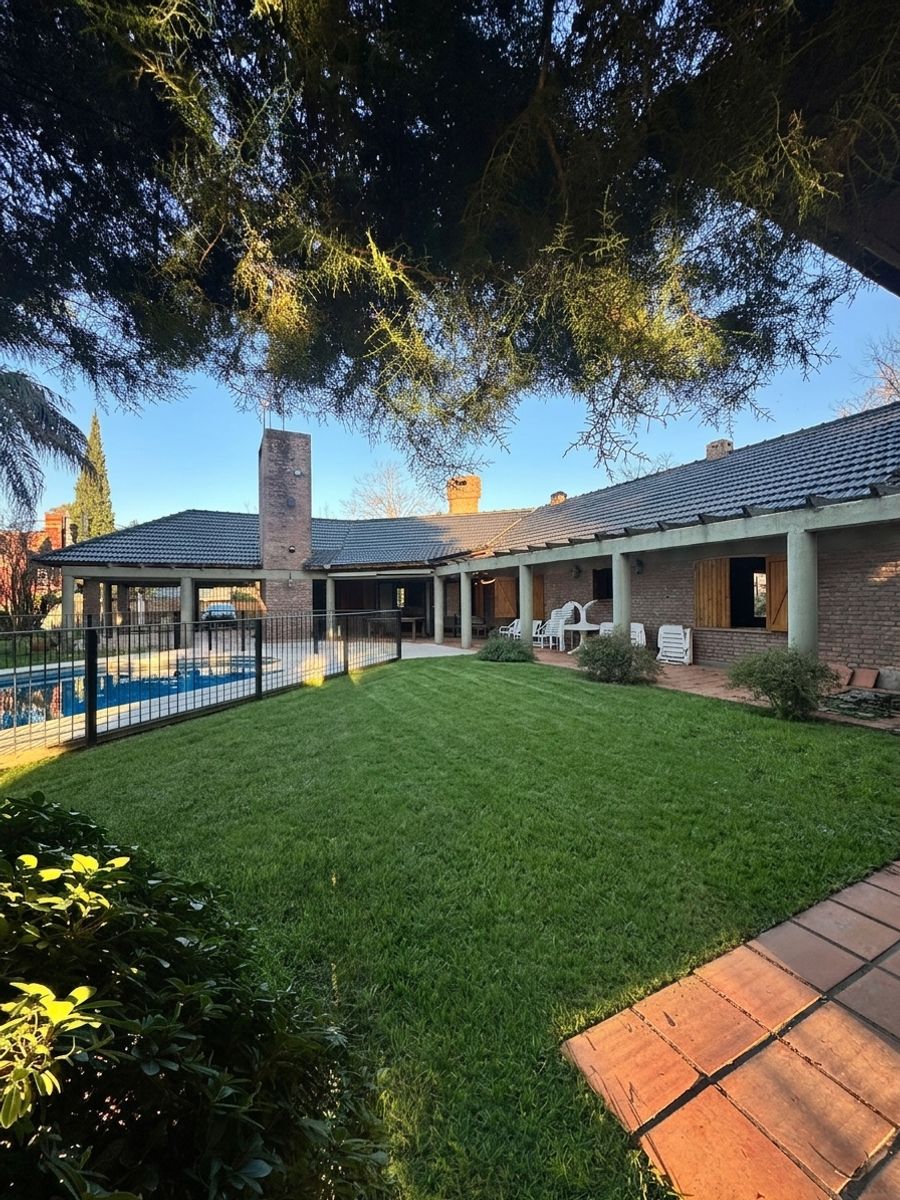 CASA EN VENTA EN COMPLEJO RESIDENCIAL LA TATENGUITA - 2