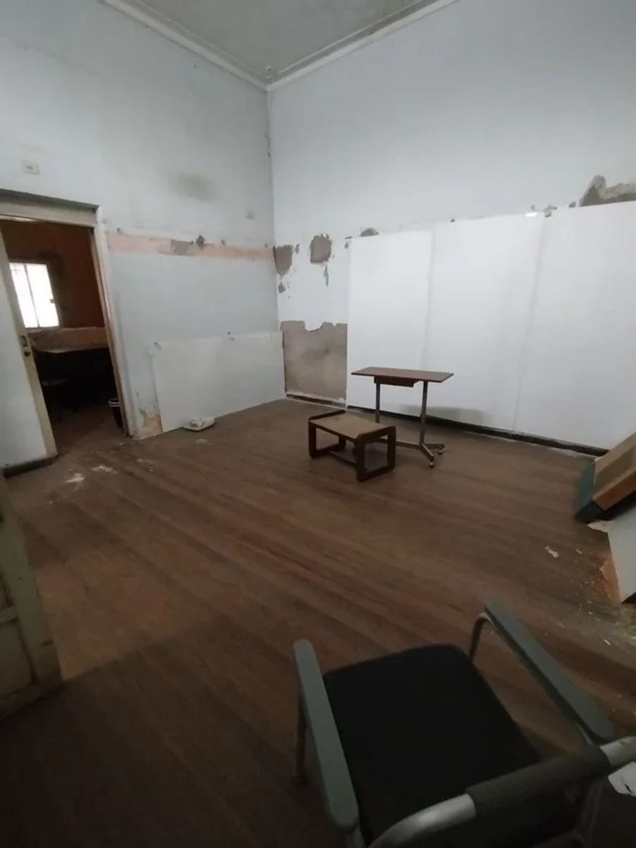 Venta de PH a refaccionar de 3 dormitorios y patio en pleno Recoleta - 4