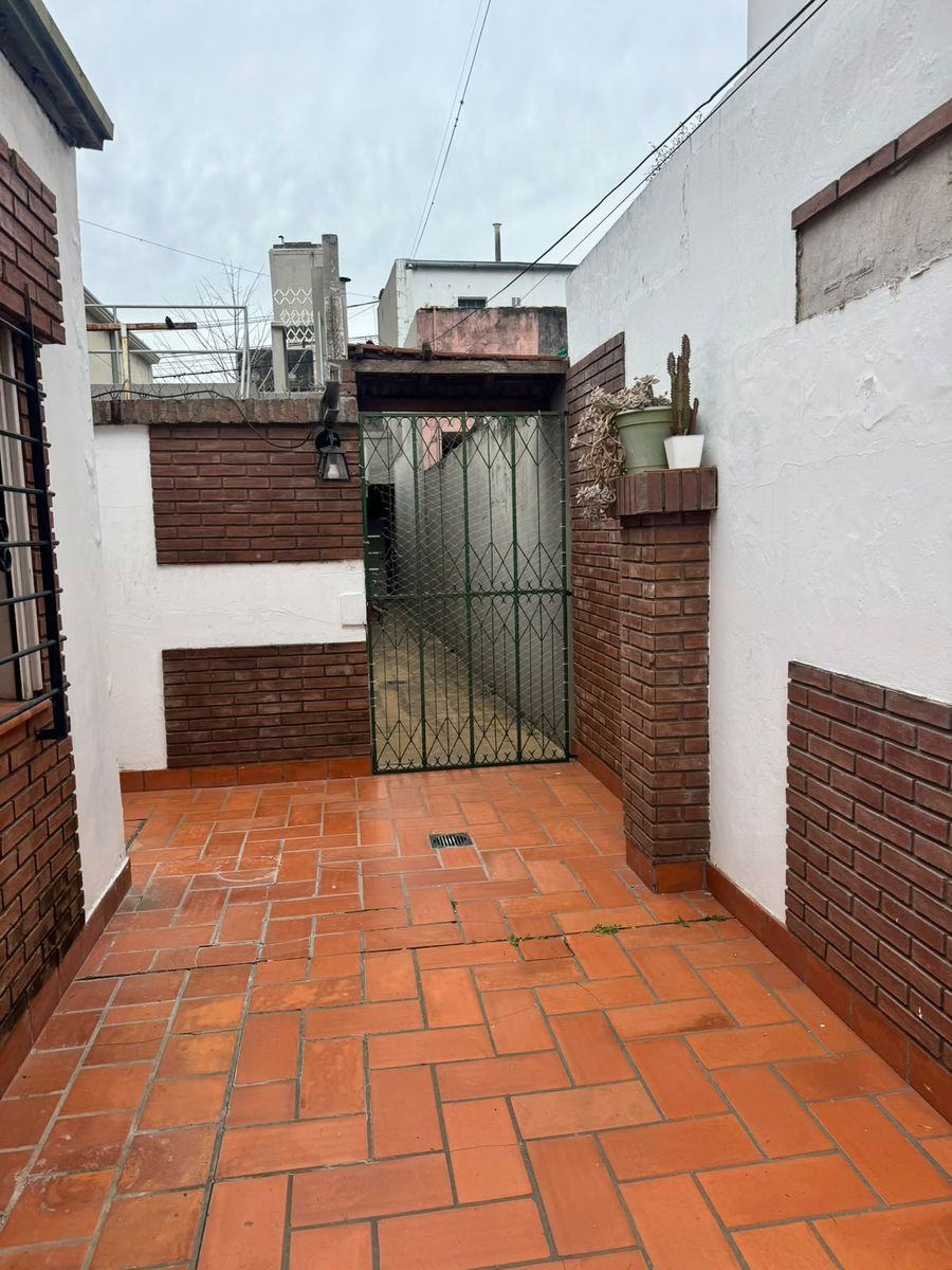 Se VENDE Casa Interna de dos dormitorios en Zona Centro - Sur - 4