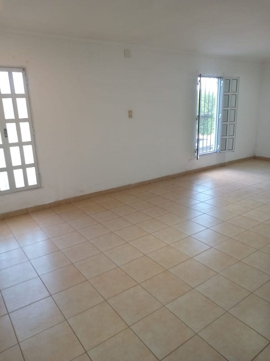 Alquiler Planta Alta con cochera Barrio San Martin - 1