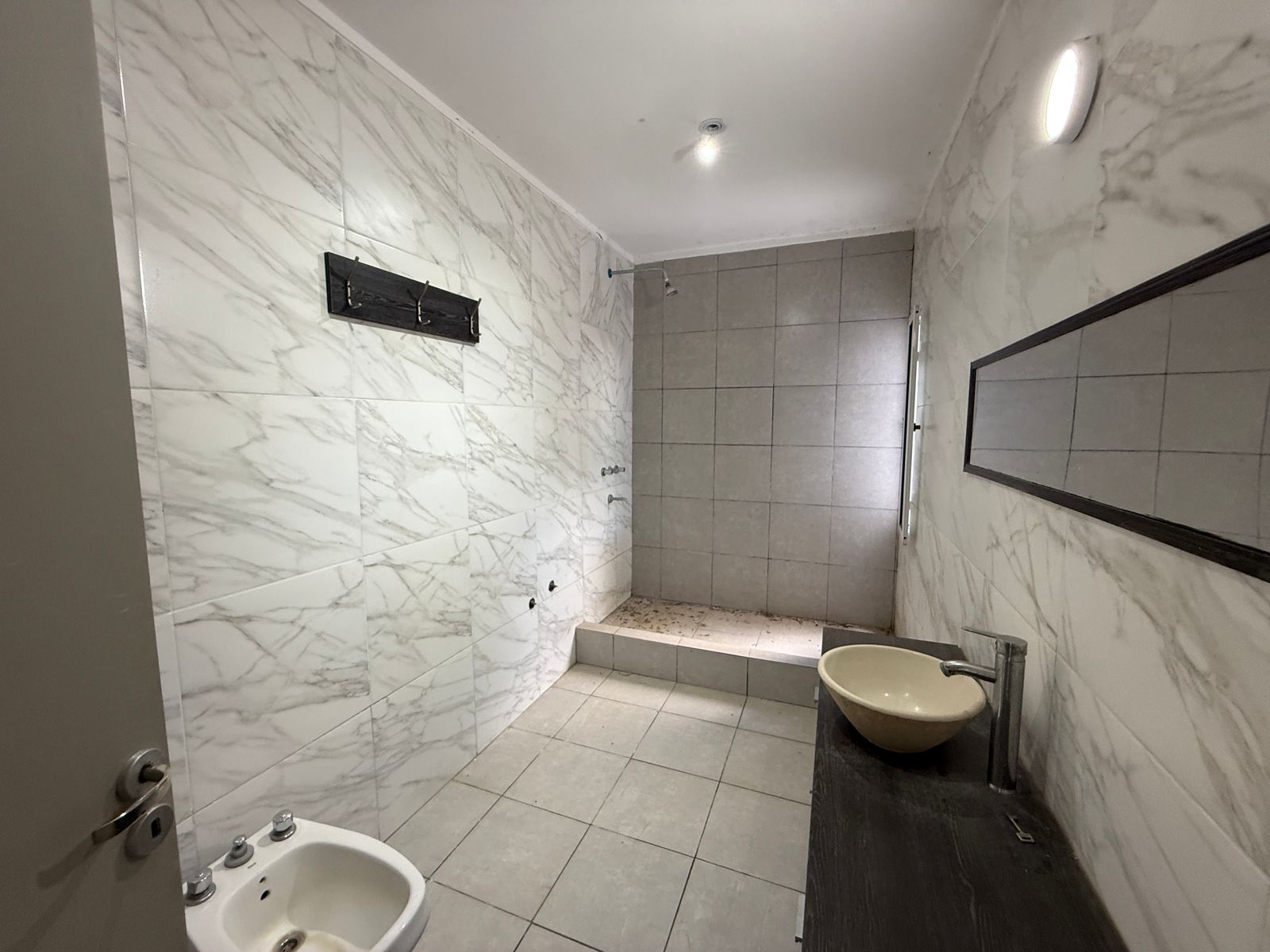 EN VENTA CASA DE 3 DORMITORIOS CON PILETA EN COUNTRY LOS MOLINOS — foto 6