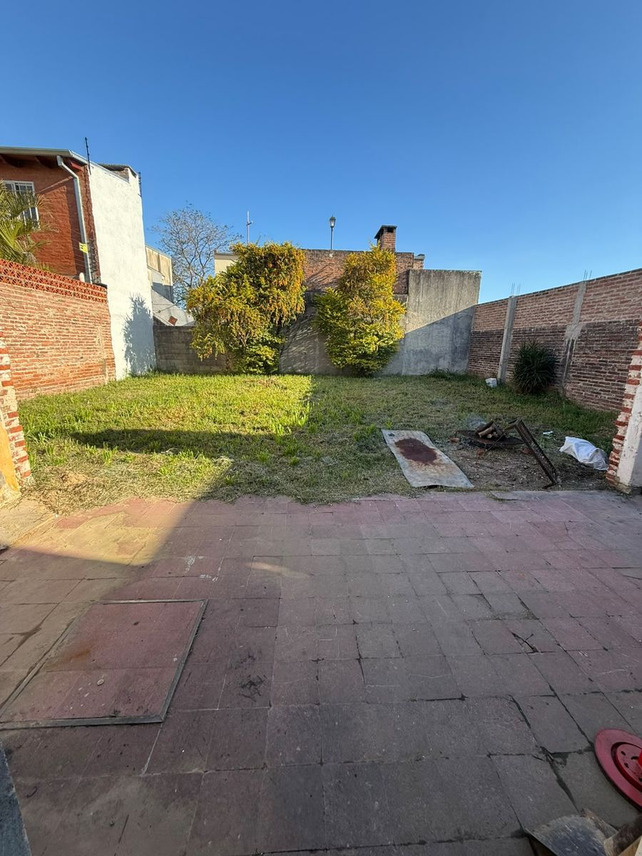 En venta Casa de 2 dormitorios a refaccionar - 2