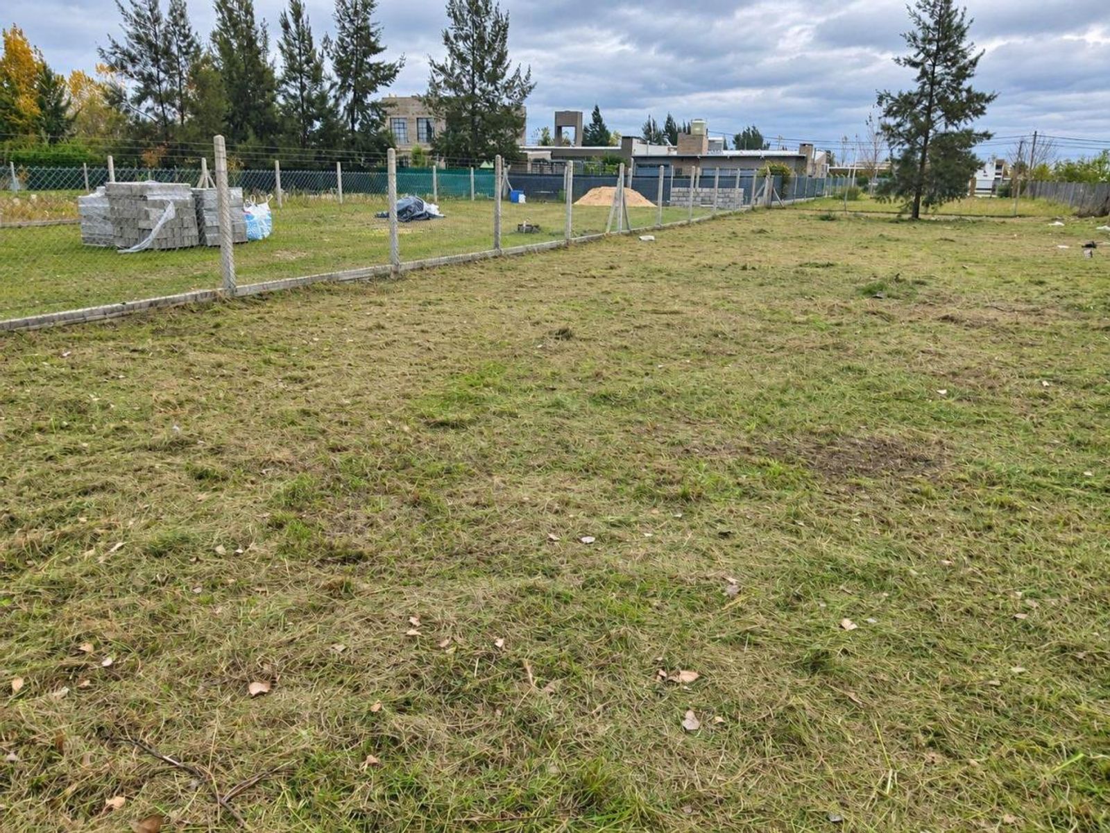 Lote en Complejo Urbanístico Lagos del Leyes - 1