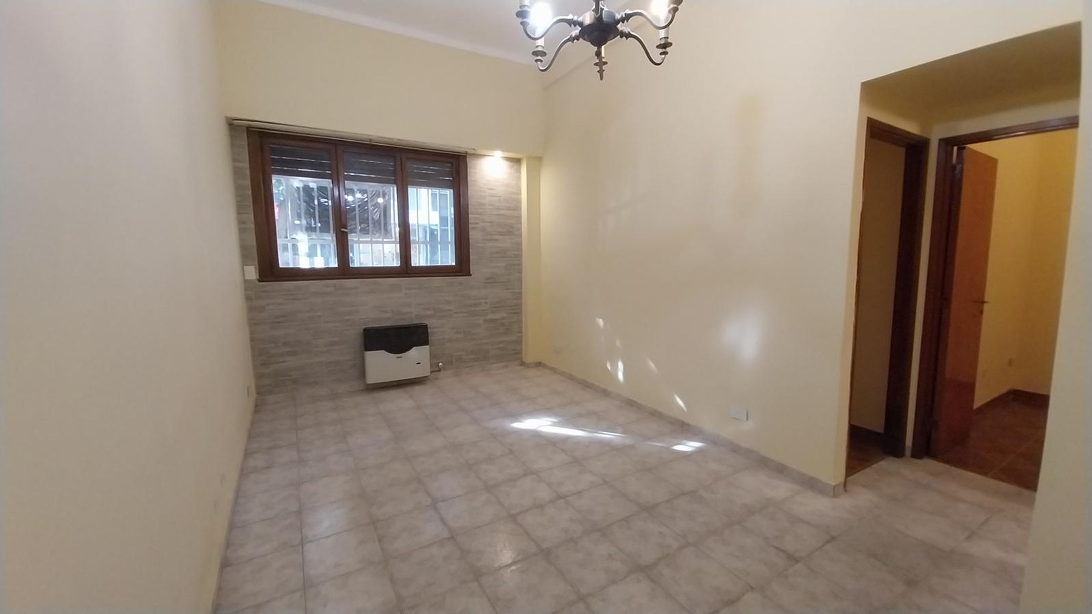 Departamento 3 amb al Frte PB con Patio - 2