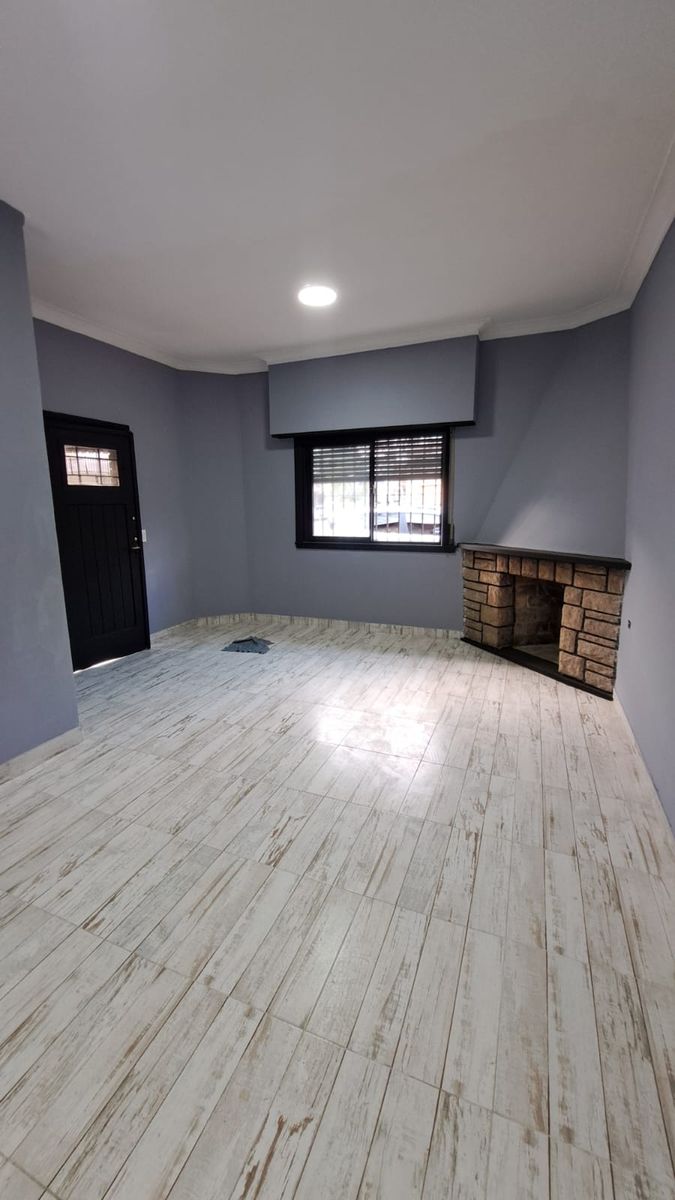 Venta Casa 3 Ambientes con Garaje Zona Don Bosco - 1